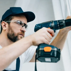 adult-repairman-gate repair